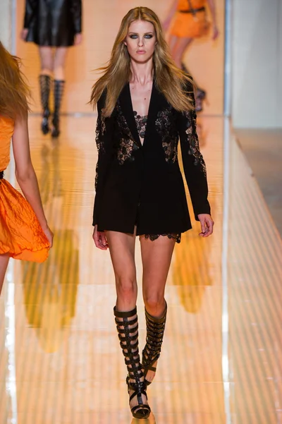 Look 9